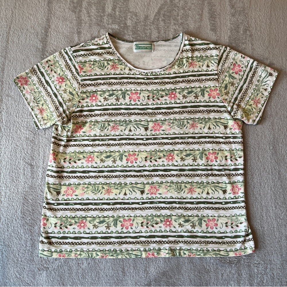 Women’s Shenanigans Vintage Y2K Floral Wallpaper Cottagecore Grannycore Tee Med